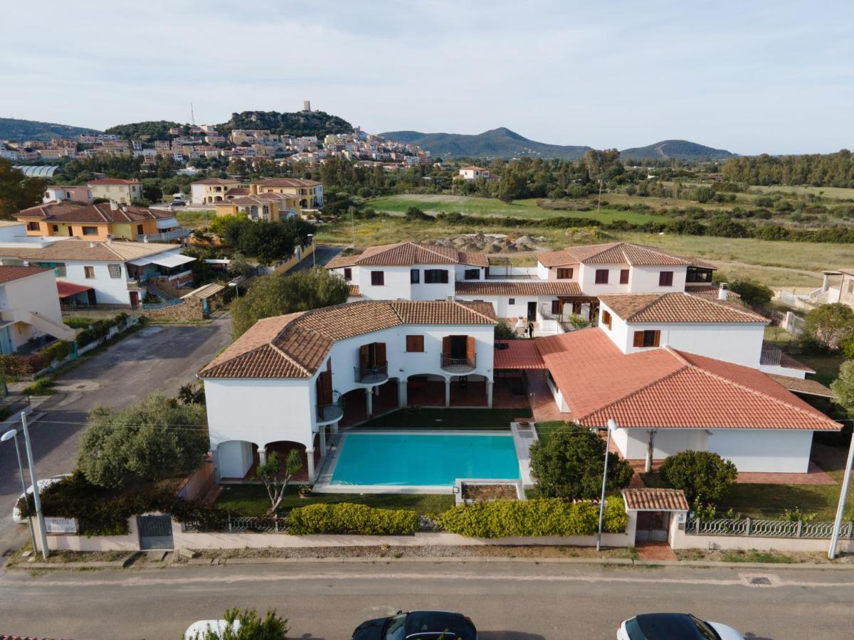 Mera Apartments Posada  Bagian luar foto